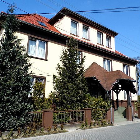 Hotel Huzar Гожув-Велькопольски Экстерьер фото