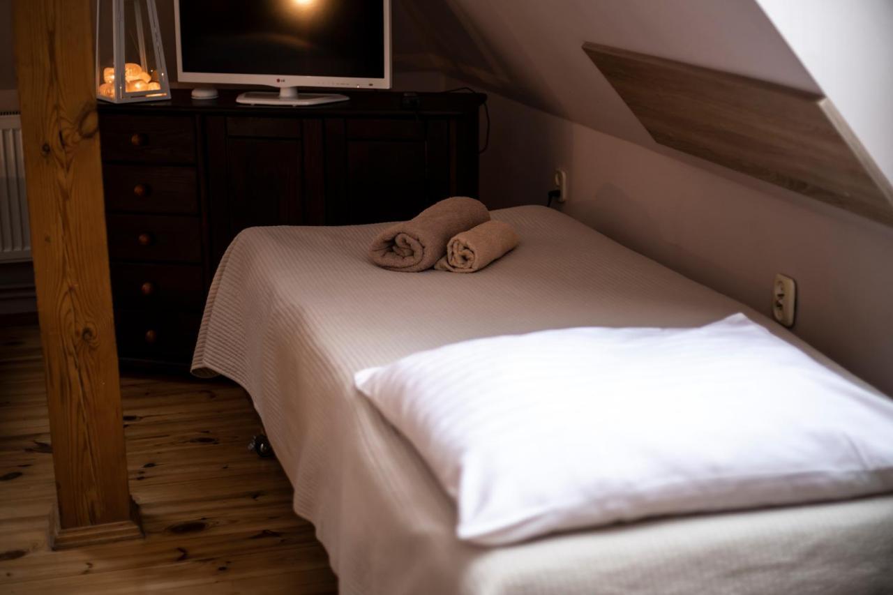 Hotel Huzar Гожув-Велькопольски Экстерьер фото