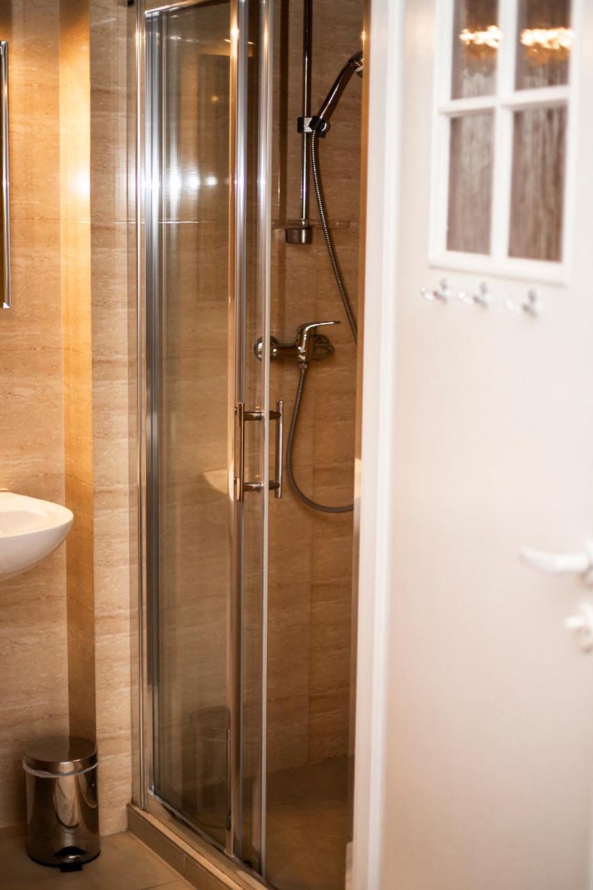 Hotel Huzar Гожув-Велькопольски Экстерьер фото