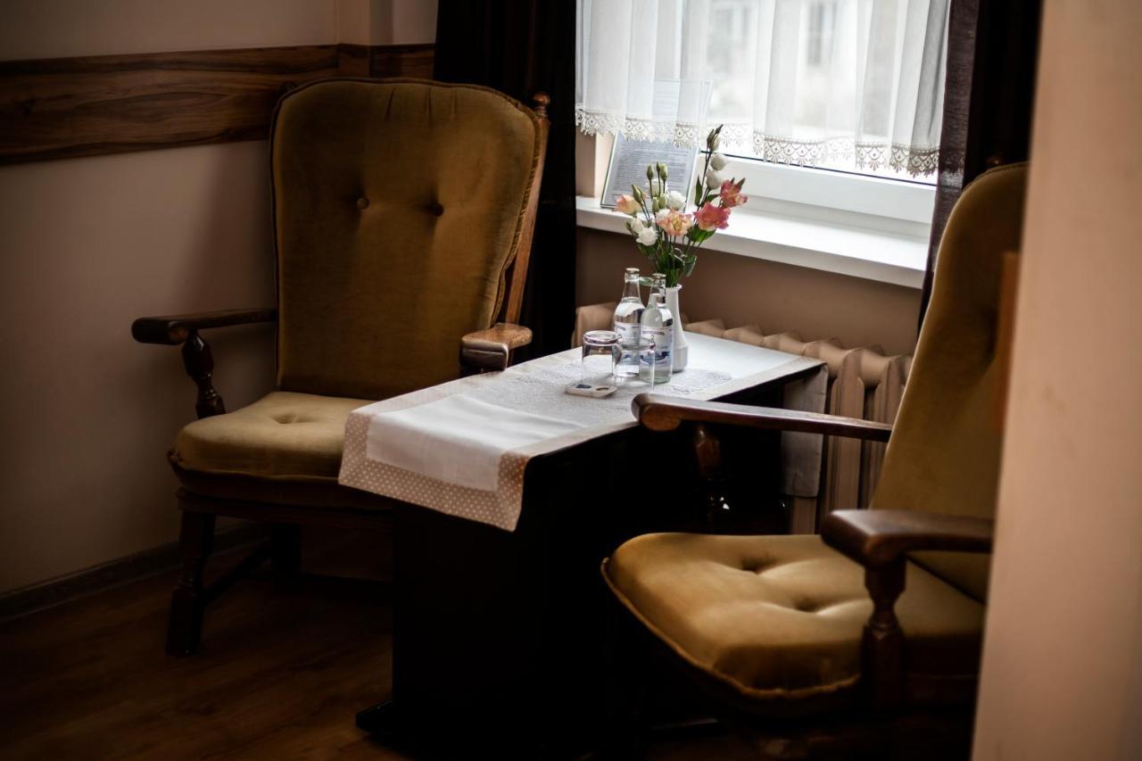 Hotel Huzar Гожув-Велькопольски Экстерьер фото